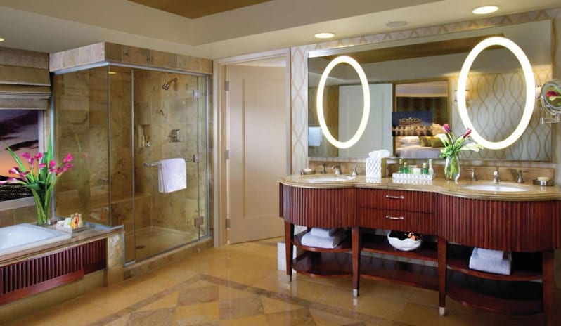 Bellagio Salon Suite Bathroom